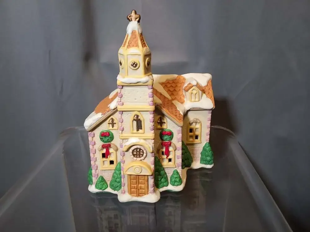House of Lloyd Christmas Around The World Village Lot of 5 Sets